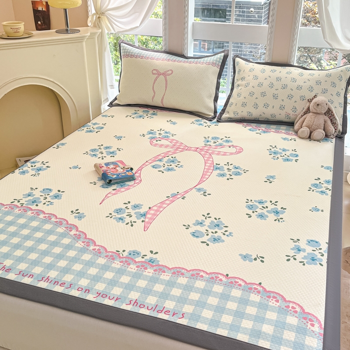 91家纺网 家纺一手货源 找家纺 Sweet dreams甜梦 2025新款数码印花凉感豆豆软席凉席席子系列-大版 花花蝴蝶结