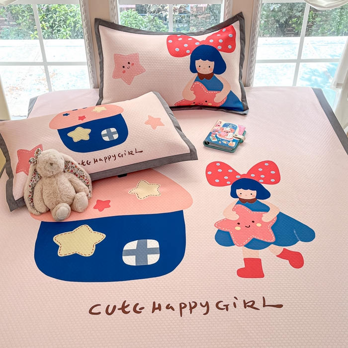 91家纺网 家纺一手货源 找家纺 Sweet dreams甜梦 2025新款数码印花凉感豆豆软席凉席席子系列-大版 蘑菇小姑娘