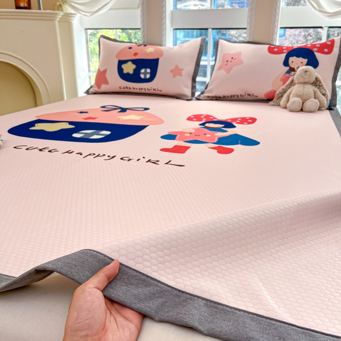 91家纺网 家纺一手货源 找家纺 Sweet dreams甜梦 2025新款数码印花凉感豆豆软席凉席席子系列-大版 蘑菇小姑娘