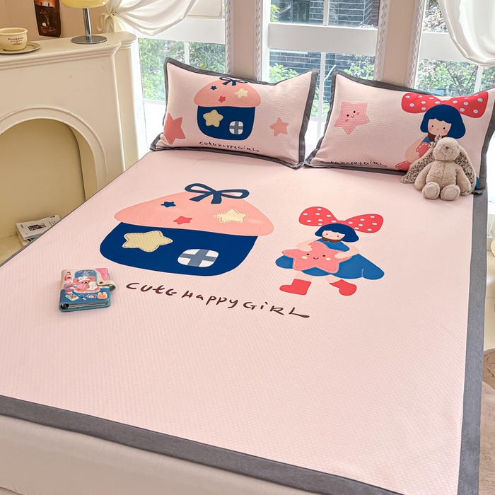 91家纺网 家纺一手货源 找家纺 Sweet dreams甜梦 2025新款数码印花凉感豆豆软席凉席席子系列-大版 蘑菇小姑娘