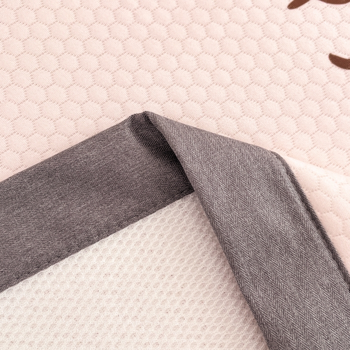 91家纺网 家纺一手货源 找家纺 Sweet dreams甜梦 2025新款数码印花凉感豆豆软席凉席席子系列-大版 蘑菇小姑娘