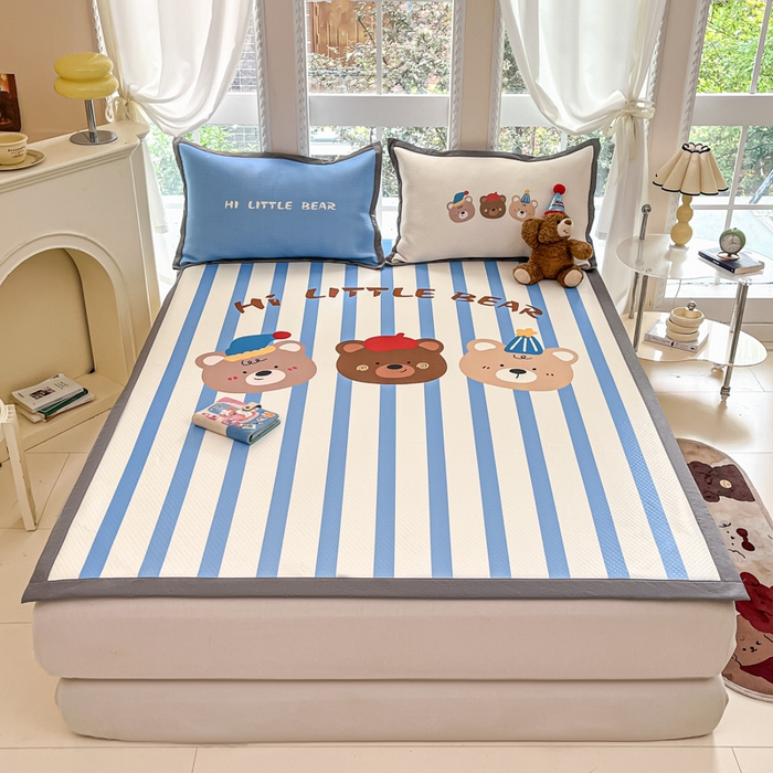 91家纺网 家纺一手货源 找家纺 Sweet dreams甜梦 2025新款数码印花凉感豆豆软席凉席席子系列-大版 条纹熊熊