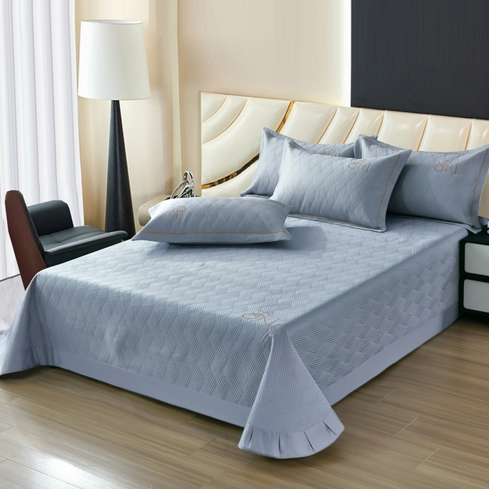 91家纺网 家纺一手货源 找家纺 OL家纺 2025新款60S兰精天丝带刺绣防滑床盖 灰紫