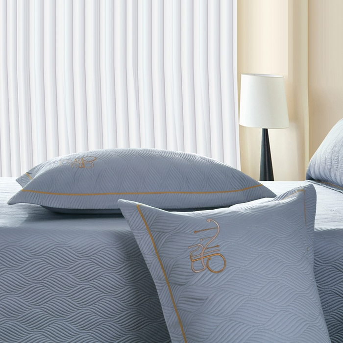 91家纺网 家纺一手货源 找家纺 OL家纺 2025新款60S兰精天丝带刺绣防滑床盖 灰紫