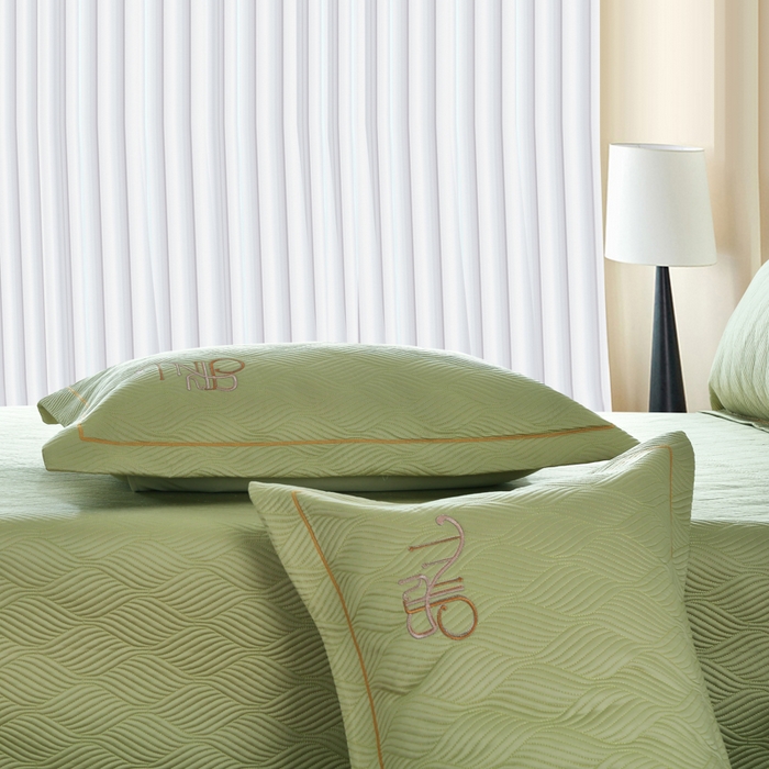 91家纺网 家纺一手货源 找家纺 OL家纺 2025新款60S兰精天丝带刺绣防滑床盖 抹茶绿