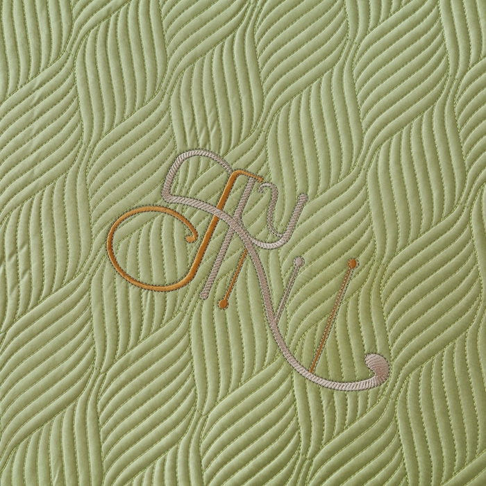 91家纺网 家纺一手货源 找家纺 OL家纺 2025新款60S兰精天丝带刺绣防滑床盖 抹茶绿