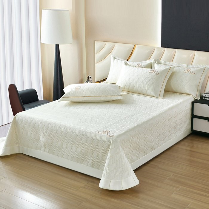 91家纺网 家纺一手货源 找家纺 OL家纺 2025新款60S兰精天丝带刺绣防滑床盖 奶白