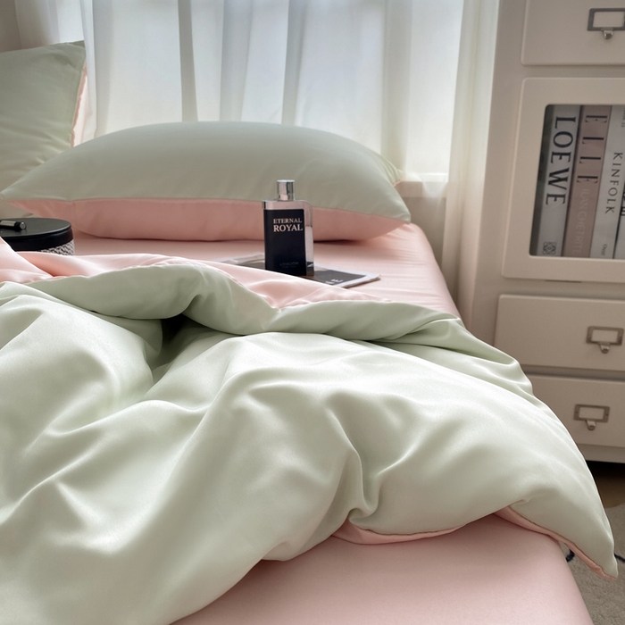 91家纺网 家纺一手货源 找家纺  （提供买家秀 爆款花型 不断货）2025新款夏季水洗冰丝四件套水洗真丝纯色双拼风格二 双拼-奶油粉+青草绿