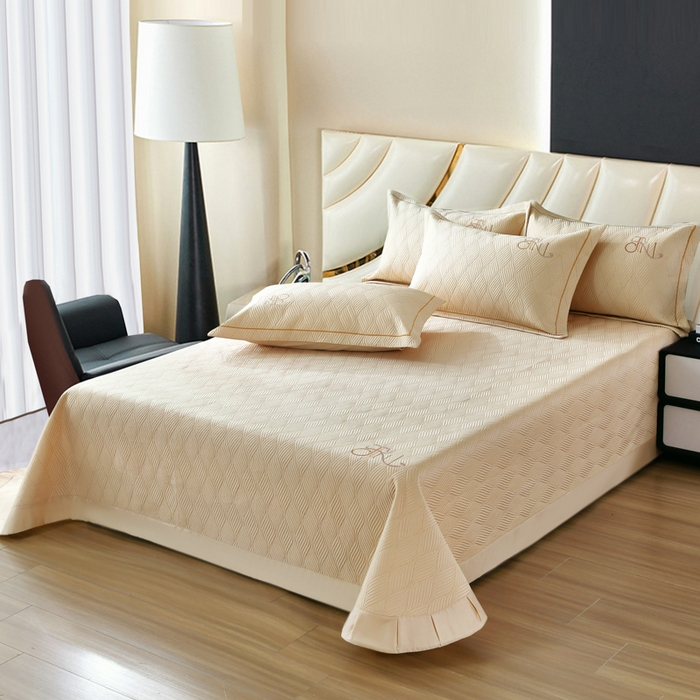 91家纺网 家纺一手货源 找家纺 OL家纺 2025新款60S兰精天丝带刺绣防滑床盖 奶茶色