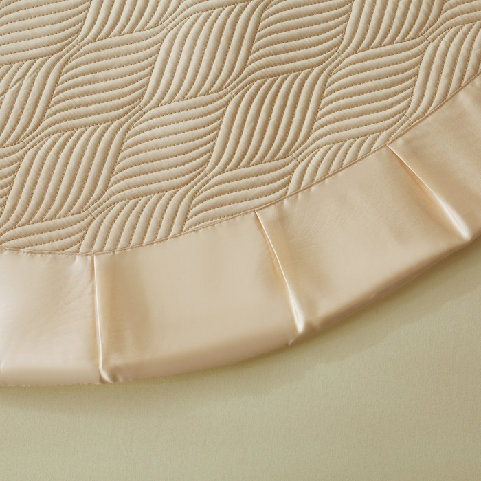 91家纺网 家纺一手货源 找家纺 OL家纺 2025新款60S兰精天丝带刺绣防滑床盖 奶茶色