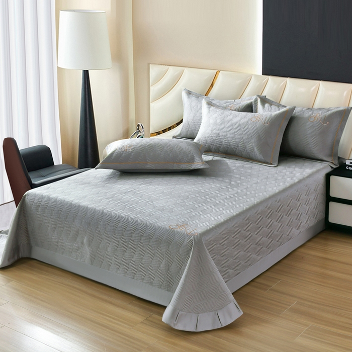 91家纺网 家纺一手货源 找家纺 OL家纺 2025新款60S兰精天丝带刺绣防滑床盖 深灰