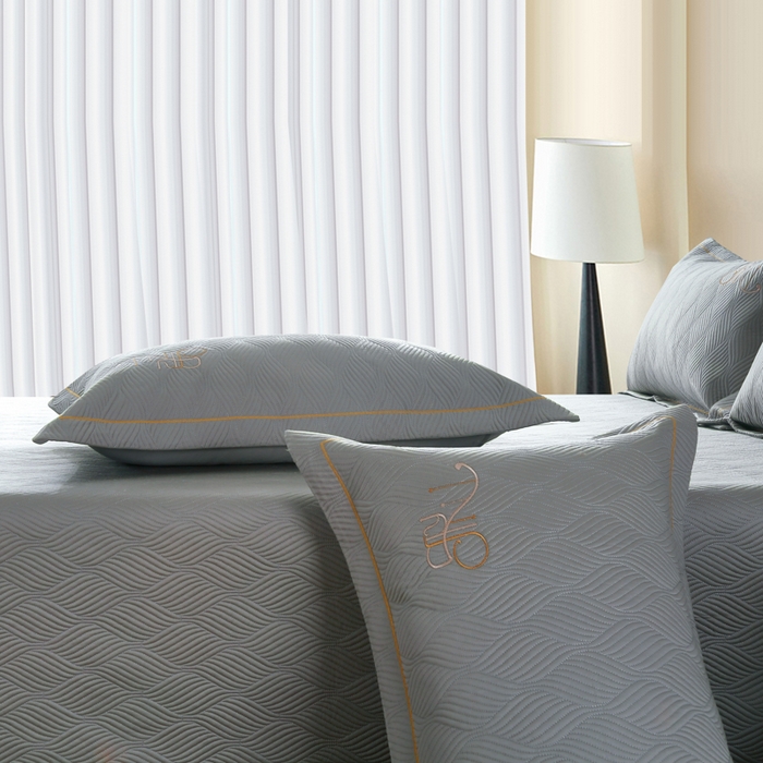 91家纺网 家纺一手货源 找家纺 OL家纺 2025新款60S兰精天丝带刺绣防滑床盖 深灰