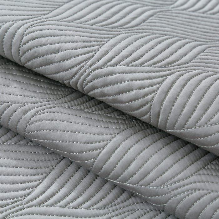 91家纺网 家纺一手货源 找家纺 OL家纺 2025新款60S兰精天丝带刺绣防滑床盖 深灰