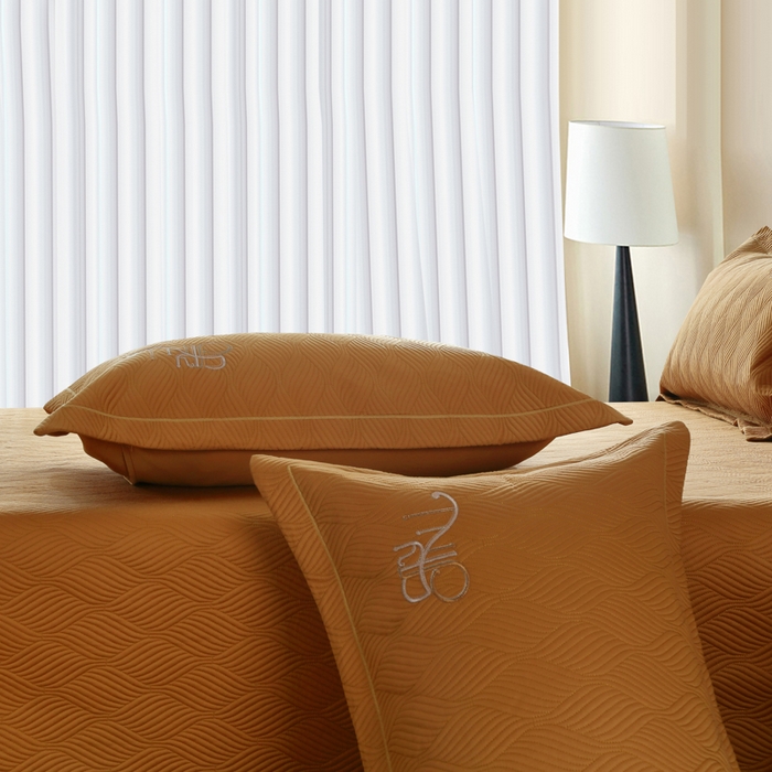 91家纺网 家纺一手货源 找家纺 OL家纺 2025新款60S兰精天丝带刺绣防滑床盖 深桔