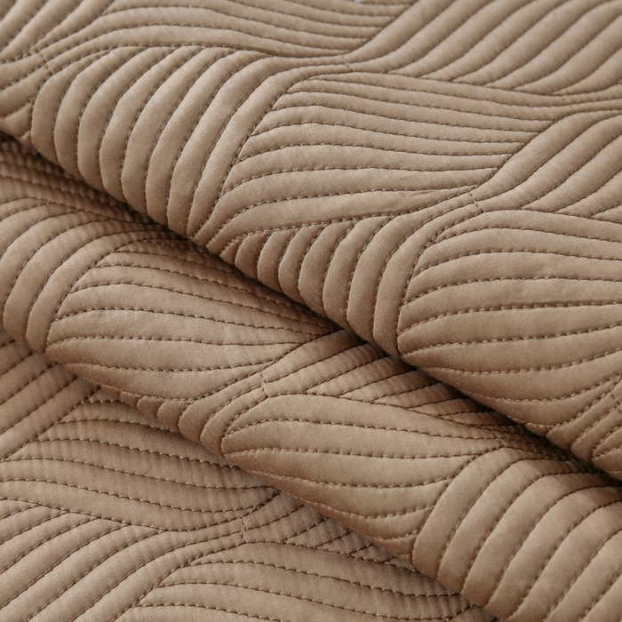 91家纺网 家纺一手货源 找家纺 OL家纺 2025新款60S兰精天丝带刺绣防滑床盖 深咖