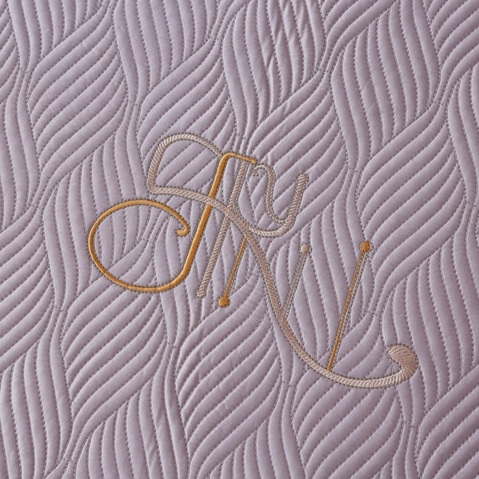 91家纺网 家纺一手货源 找家纺 OL家纺 2025新款60S兰精天丝带刺绣防滑床盖 香芋紫