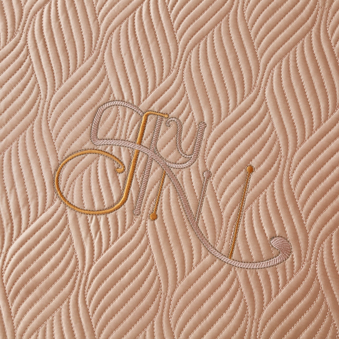 91家纺网 家纺一手货源 找家纺 OL家纺 2025新款60S兰精天丝带刺绣防滑床盖 玉色