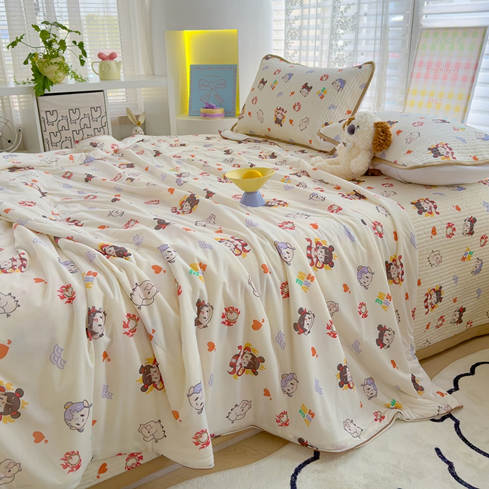 91家纺网 家纺一手货源 找家纺 赫梵茜 2025春夏新款锦氨凉感丝冰皮软席床盖夏被夏凉被空调被四件套 小团子