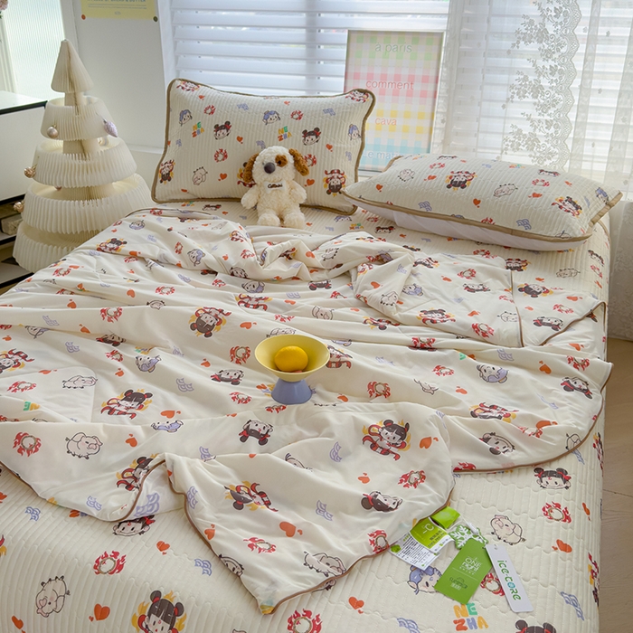 91家纺网 家纺一手货源 找家纺 赫梵茜 2025春夏新款锦氨凉感丝冰皮软席床盖夏被夏凉被空调被四件套 小团子