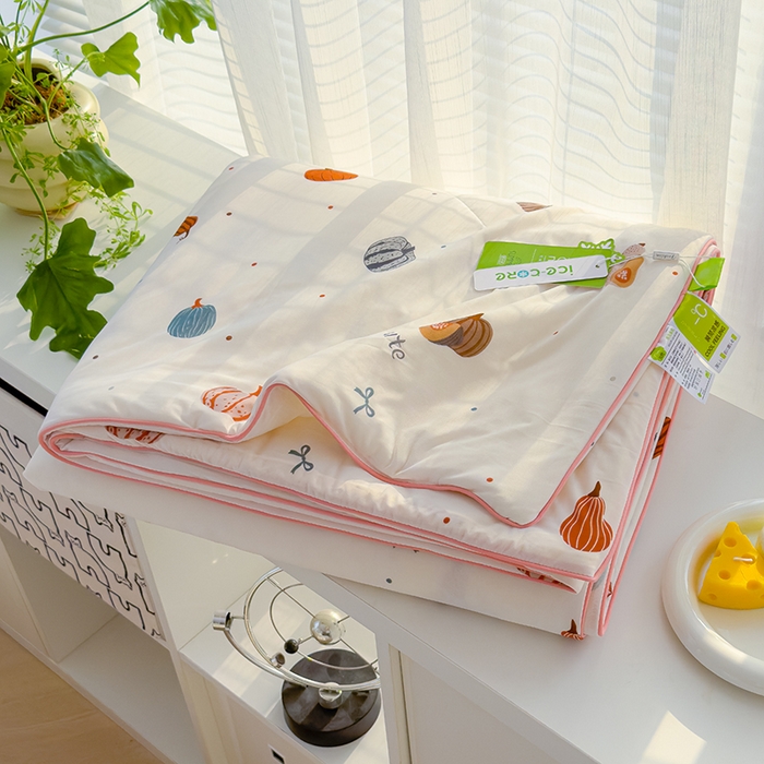 91家纺网 家纺一手货源 找家纺 赫梵茜 2025春夏新款锦氨凉感丝冰皮软席床盖夏被夏凉被空调被四件套 贝贝南瓜