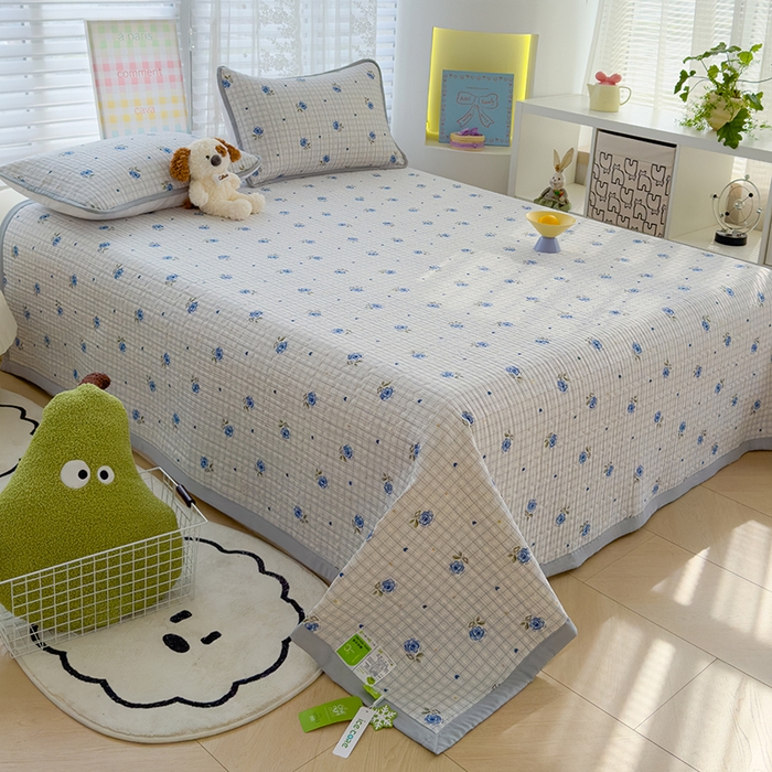 91家纺网 家纺一手货源 找家纺 赫梵茜 2025春夏新款锦氨凉感丝冰皮软席床盖夏被夏凉被空调被四件套 初夏薄荷