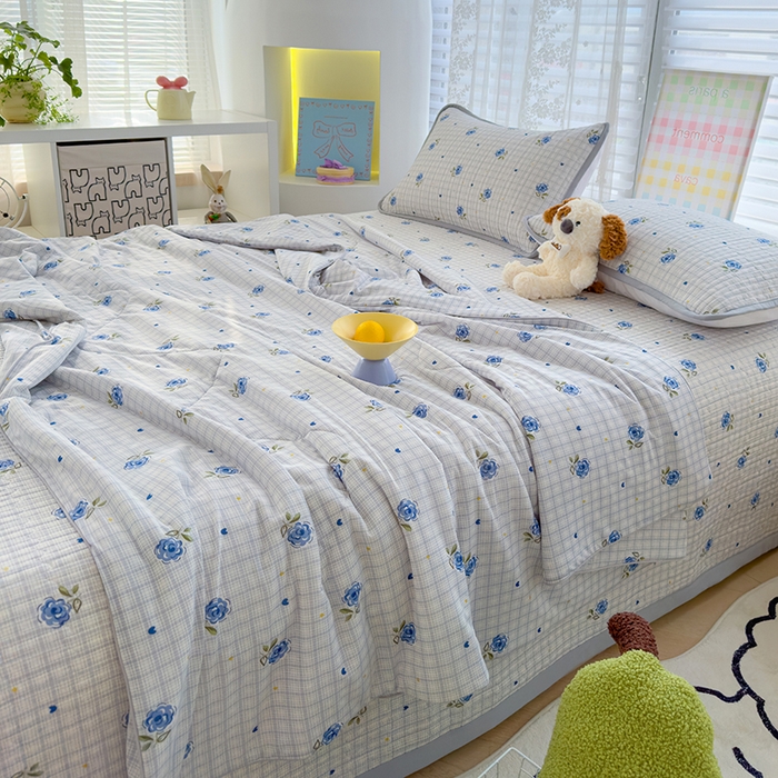 91家纺网 家纺一手货源 找家纺 赫梵茜 2025春夏新款锦氨凉感丝冰皮软席床盖夏被夏凉被空调被四件套 初夏薄荷