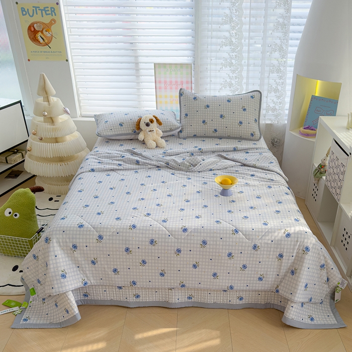 91家纺网 家纺一手货源 找家纺 赫梵茜 2025春夏新款无套路不墨迹锦氨凉感丝双面印花小冰皮夏被夏凉被空调被可机洗 初夏薄荷