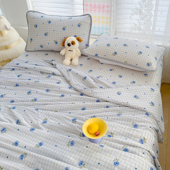 91家纺网 家纺一手货源 找家纺 赫梵茜 2025春夏新款无套路不墨迹锦氨凉感丝双面印花小冰皮夏被夏凉被空调被可机洗 初夏薄荷