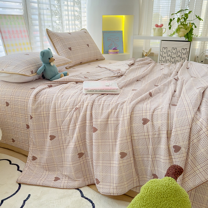 91家纺网 家纺一手货源 找家纺 赫梵茜 2025春夏新款无套路不墨迹锦氨凉感丝双面印花小冰皮夏被夏凉被空调被可机洗 美拉德