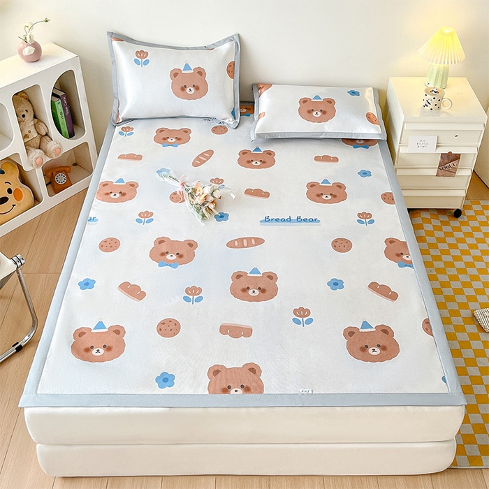 91家纺网 家纺一手货源 找家纺  （提供买家秀 爆款花型 不断货）2025新款600D小清新卡通印花冰丝枕套单品 面包小熊