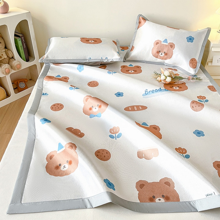 91家纺网 家纺一手货源 找家纺  （提供买家秀 爆款花型 不断货）2025新款600D小清新卡通印花冰丝枕套单品 面包小熊