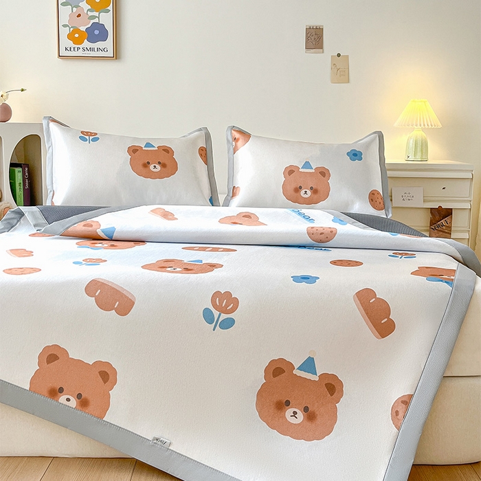 91家纺网 家纺一手货源 找家纺  （提供买家秀 爆款花型 不断货）2025新款600D小清新卡通印花冰丝枕套单品 面包小熊