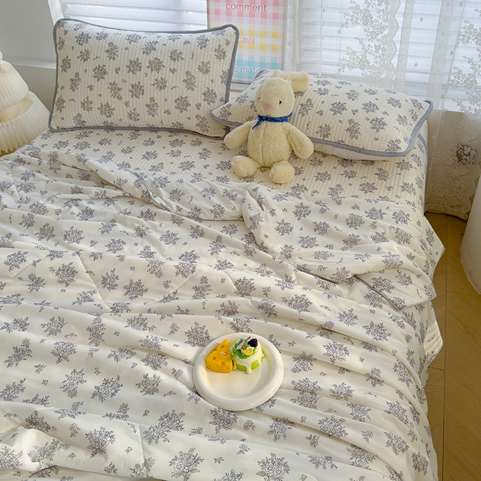 91家纺网 家纺一手货源 找家纺 赫梵茜 2025春夏新款无套路不墨迹锦氨凉感丝双面印花小冰皮夏被夏凉被空调被可机洗 茉莉青提