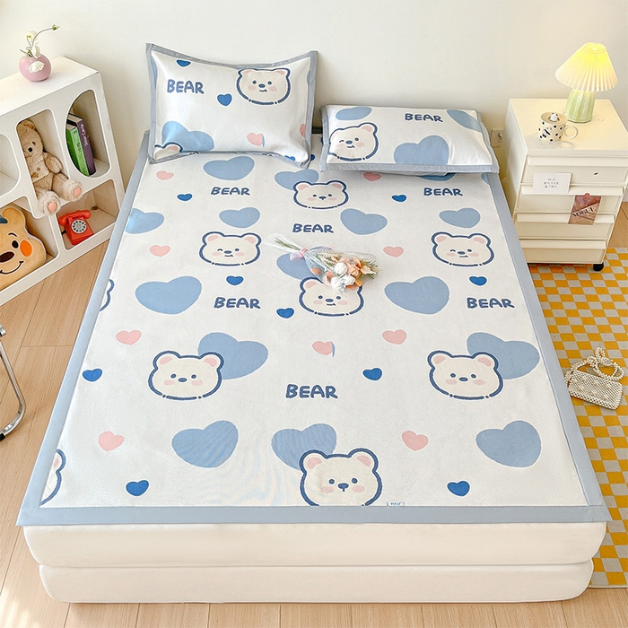 91家纺网 家纺一手货源 找家纺  （提供买家秀 爆款花型 不断货）2025新款600D小清新卡通印花冰丝凉席三件套系列 爱心小熊