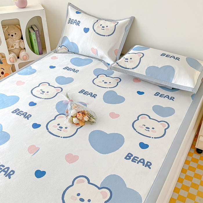 91家纺网 家纺一手货源 找家纺  （提供买家秀 爆款花型 不断货）2025新款600D小清新卡通印花冰丝凉席三件套系列 爱心小熊