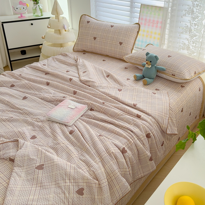 91家纺网 家纺一手货源 找家纺 赫梵茜 2025春夏新款锦氨凉感丝冰皮软席床盖夏被夏凉被空调被四件套 美拉德