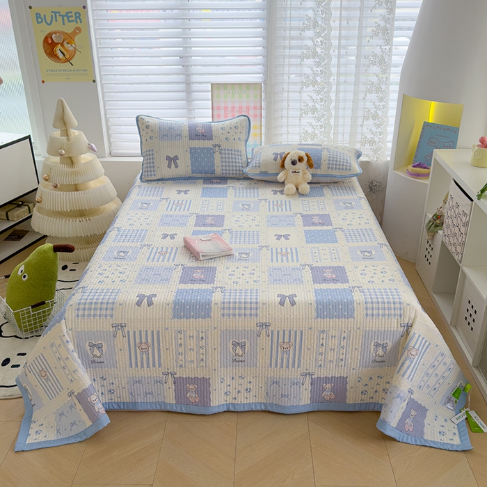 91家纺网 家纺一手货源 找家纺 赫梵茜 2025春夏新款无套路不墨迹锦氨凉感丝双面印花小冰皮夏被夏凉被空调被可机洗 俏皮小熊-蓝