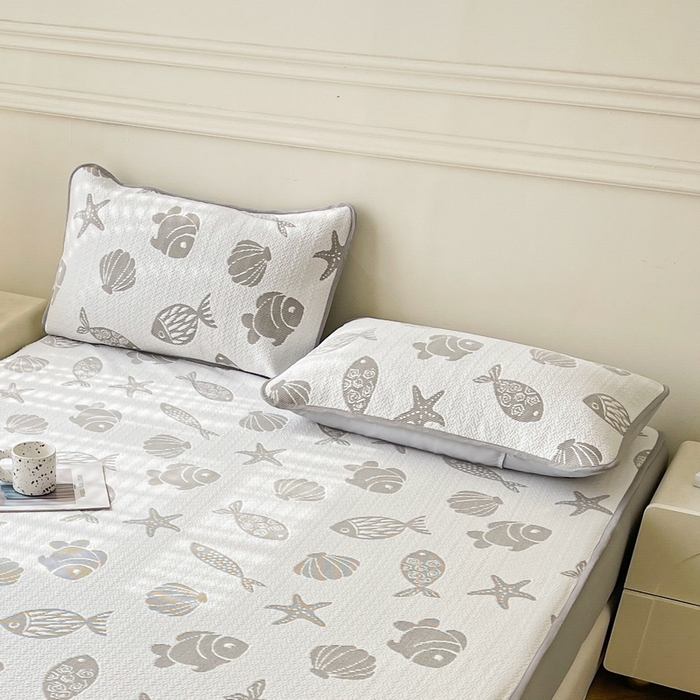 91家纺网 家纺一手货源 找家纺 LIFE.丽芙 2025春夏季新品A类针织提花冰凉豆豆凉感枕头套机包边款（风格一） 海底世界-灰