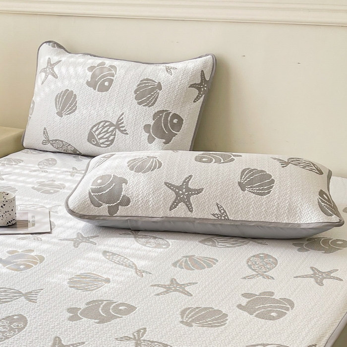 91家纺网 家纺一手货源 找家纺 LIFE.丽芙 2025春夏季新品A类针织提花冰凉豆豆凉感枕头套机包边款（风格一） 海底世界-灰