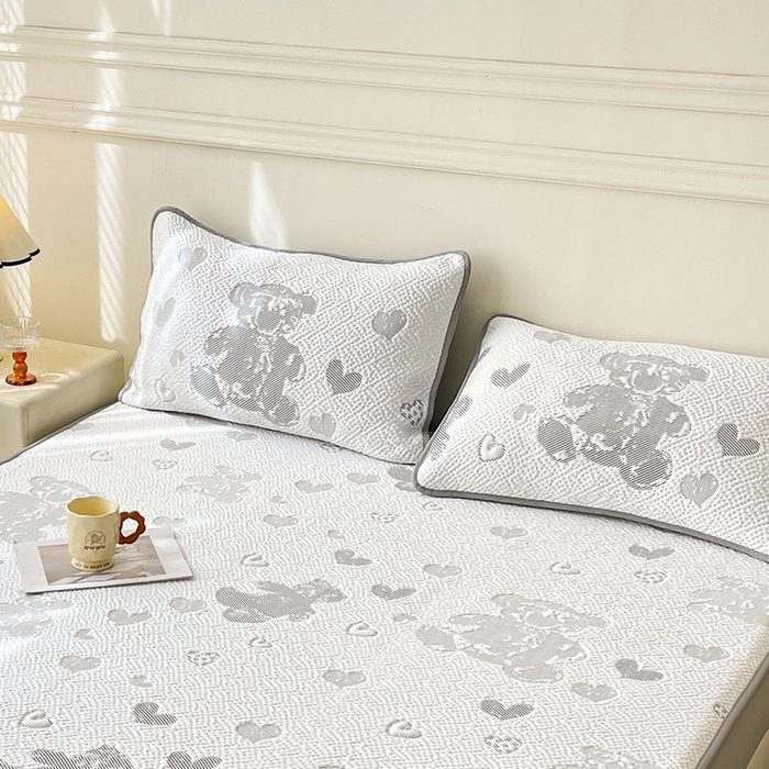 91家纺网 家纺一手货源 找家纺 LIFE.丽芙 2025春夏季新品A类针织提花冰凉豆豆凉感枕头套机包边款（风格一） 熊世界-灰