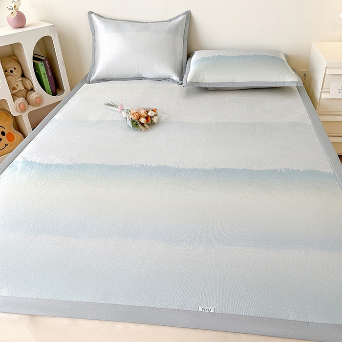 91家纺网 家纺一手货源 找家纺  （提供买家秀 爆款花型 不断货）2025新款600D小清新卡通印花冰丝凉席单件 渐变蓝