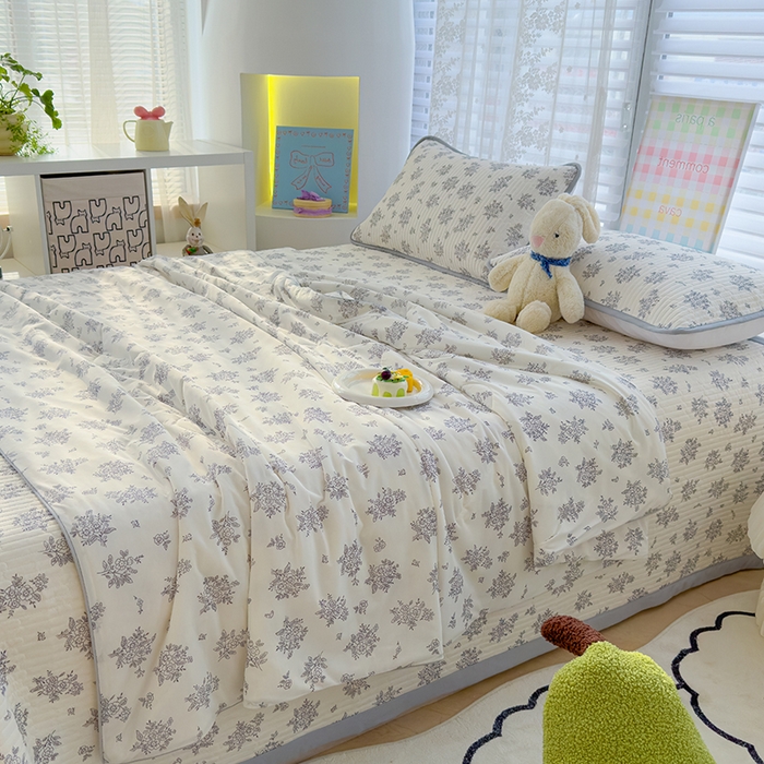 91家纺网 家纺一手货源 找家纺 赫梵茜 2025春夏新款锦氨凉感丝冰皮软席床盖夏被夏凉被空调被四件套 茉莉青提