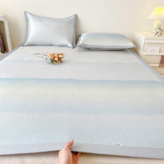 91家纺网 家纺一手货源 找家纺  （提供买家秀 爆款花型 不断货）2025新款600D小清新卡通印花冰丝凉席单件 渐变蓝