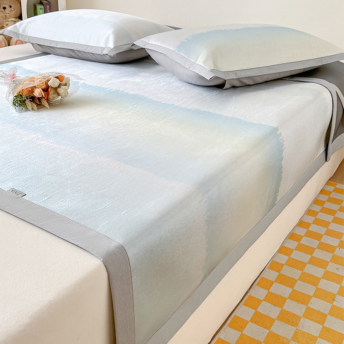 91家纺网 家纺一手货源 找家纺  （提供买家秀 爆款花型 不断货）2025新款600D小清新卡通印花冰丝凉席单件 渐变蓝