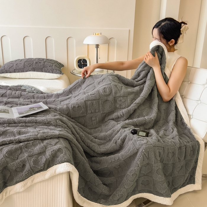 91家纺网 家纺一手货源 找家纺 高克重双层加厚塔芙绒毛毯双面绒盖毯沙发毯跨境外贸出口休闲毯子 爱心-高级灰