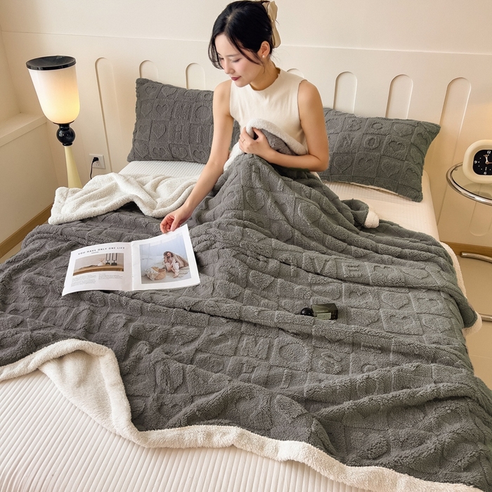 91家纺网 家纺一手货源 找家纺 高克重双层加厚塔芙绒毛毯双面绒盖毯沙发毯跨境外贸出口休闲毯子 爱心-高级灰