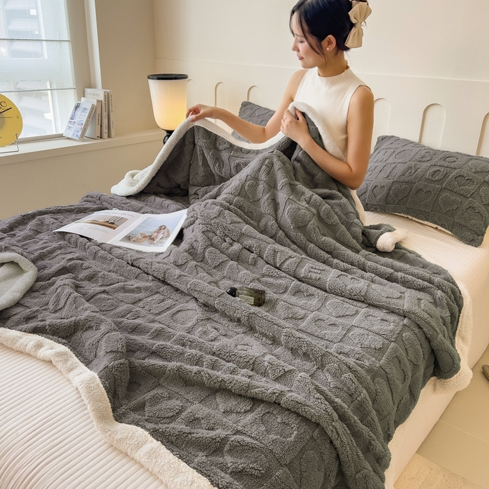 91家纺网 家纺一手货源 找家纺 高克重双层加厚塔芙绒毛毯双面绒盖毯沙发毯跨境外贸出口休闲毯子 爱心-高级灰