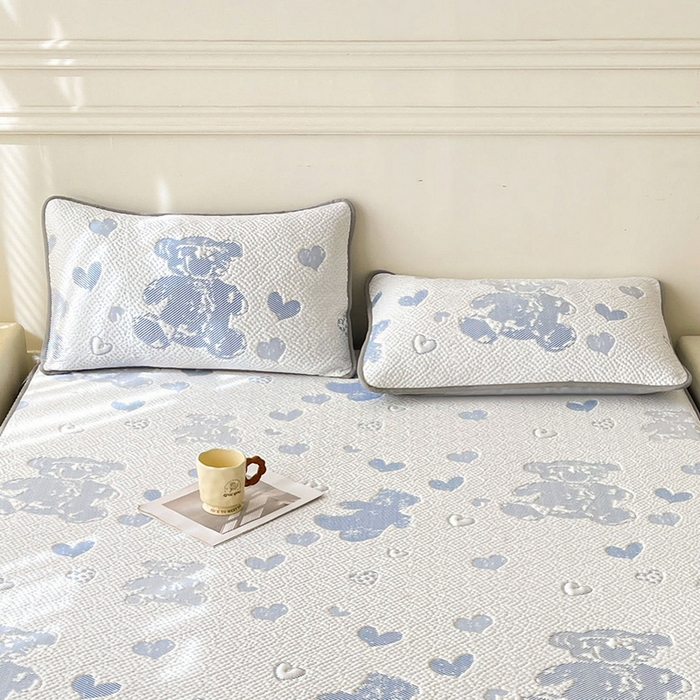 91家纺网 家纺一手货源 找家纺 LIFE.丽芙 2025春夏季新品A类针织提花冰凉豆豆凉感枕头套机包边款（风格一） 熊世界-海蓝