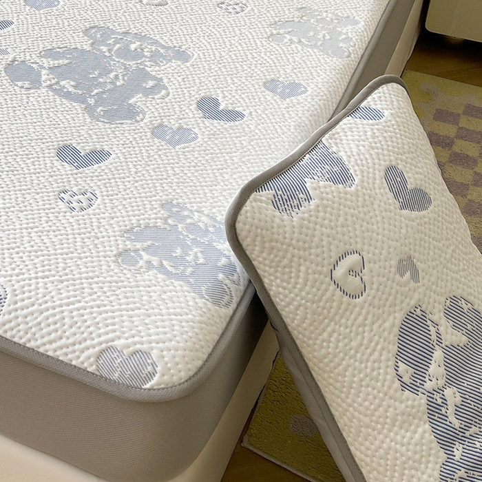 91家纺网 家纺一手货源 找家纺 LIFE.丽芙 2025春夏季新品A类针织提花冰凉豆豆凉感枕头套机包边款（风格一） 熊世界-海蓝