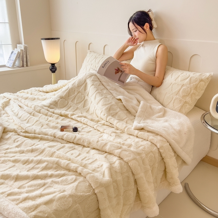 91家纺网 家纺一手货源 找家纺 高克重双层加厚塔芙绒毛毯双面绒盖毯沙发毯跨境外贸出口休闲毯子 爱心-奶咖色